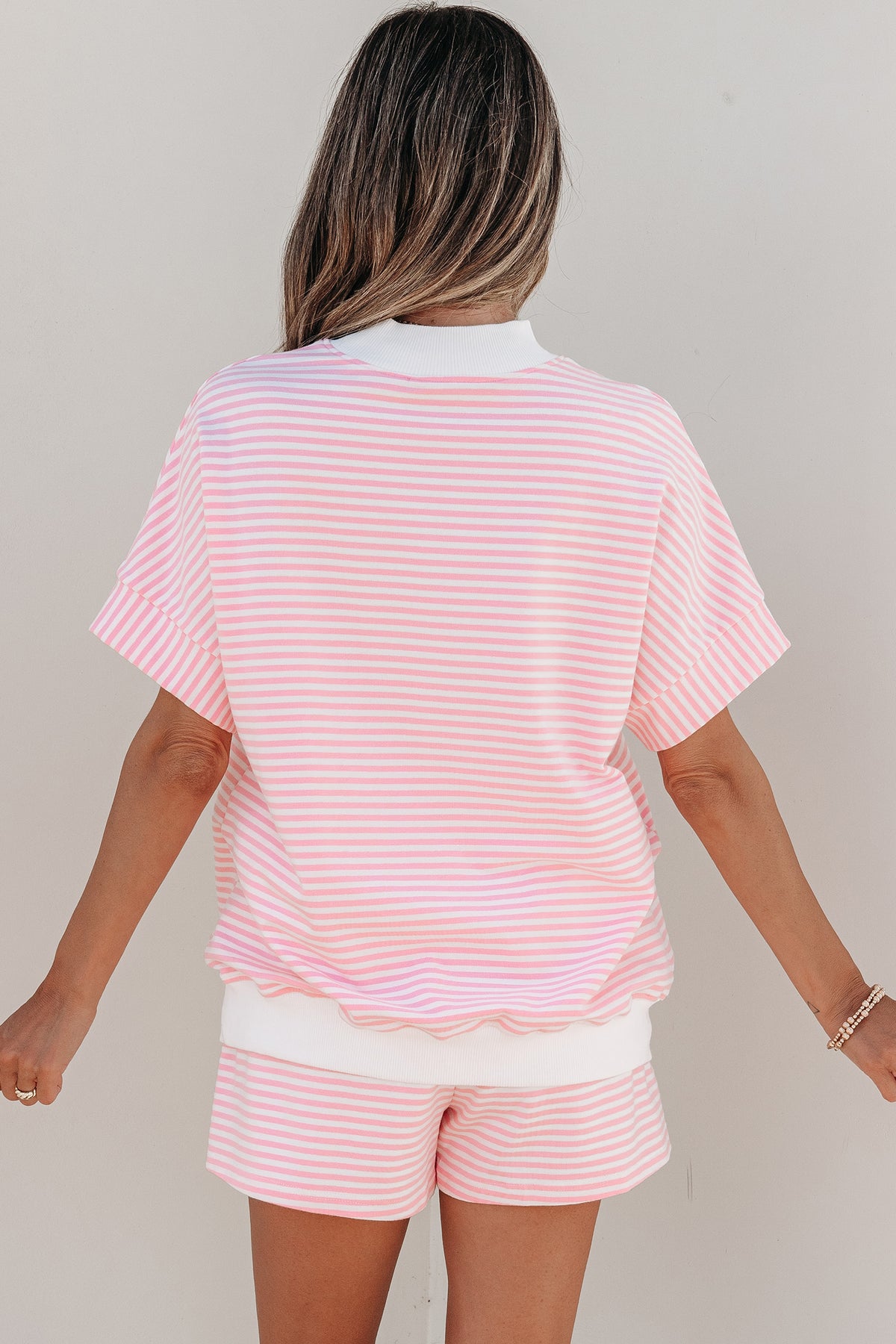 Green Stripe Cuffed Sleeve Contrast Mock Neck Tee Casual 2pcs Short Set