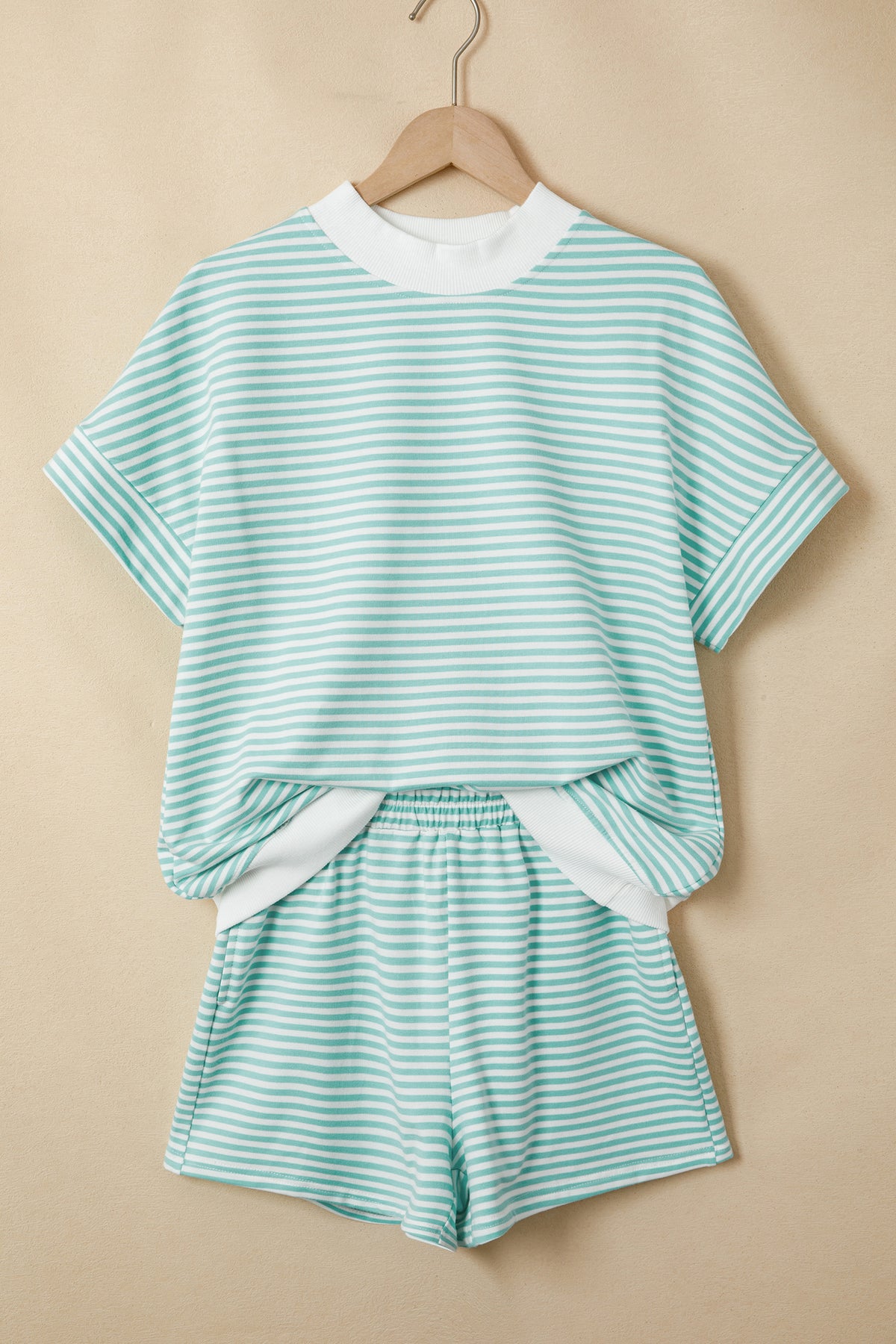 Green Stripe Cuffed Sleeve Contrast Mock Neck Tee Casual 2pcs Short Set
